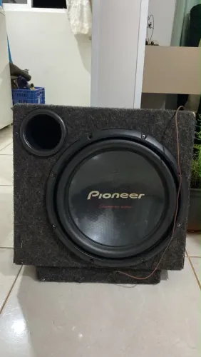 Sub Pioneer 12 400RMS 1600W com caixa.
