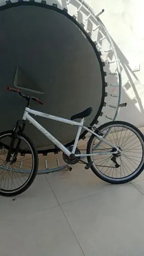 Vendo bicicleta aro 26 usada por 250 reais 