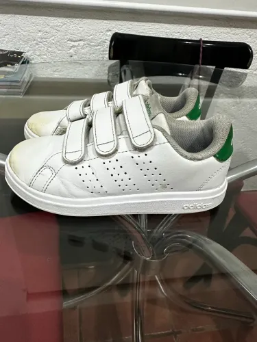 Tênis adidas infantil