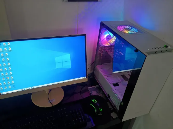 Pc gamer/i5/SSD+HD 1 Tera/win11/20GB
