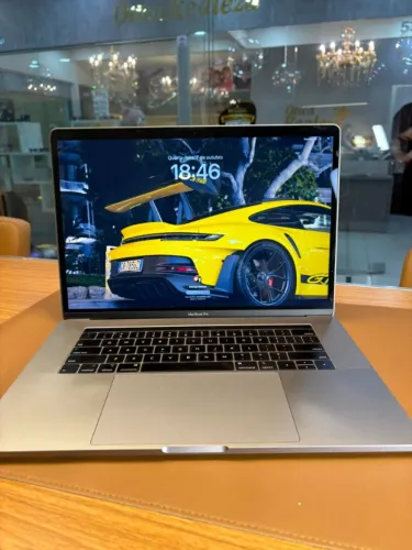 (6 meses de garantia e nota) Macbook Pro 2018 15´´ 16GB 256GB