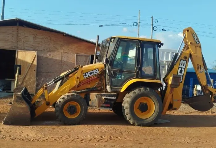 RETROESCAVADEIRA JCB 3CX 2022 - DIESEL S10 - 6.271,7 HORAS