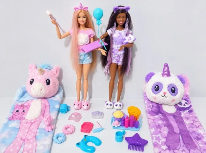 Bonecas Barbie Cutie Reveal - Kit Festa do Pijama com Muitos Acessórios