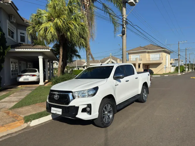 Toyota Hilux CD SRV 4X4 2.8 TDI Diesel Aut. 2019