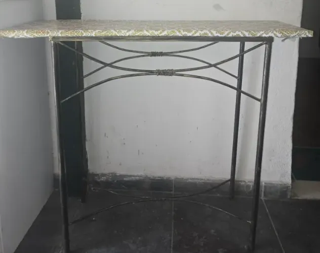 Aparador de metal