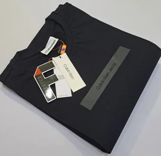 Camiseta Calvin Klein Preta