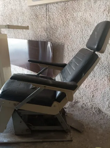 Cadeira de oftalmologia ou barbearia