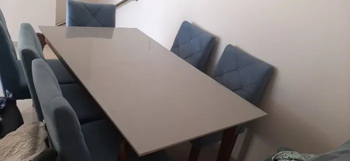 Mesa de jantar 6 lugares.