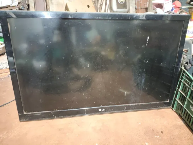 Tv para tirar peças