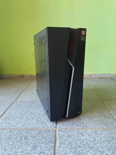 Gabinete gamer com led