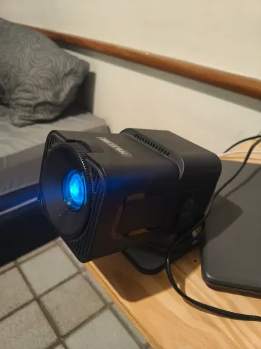 Projetor HY320 menos de 1 ano de uso