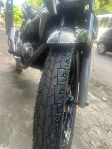 Titan disponível para aluguel