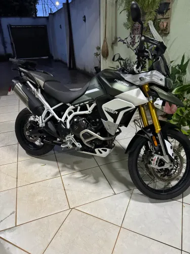 Vende-se um moto Bigtrail 