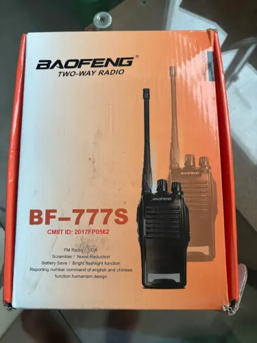 RADIO COMUNICADOR BAOFENG C/2UN BF777S