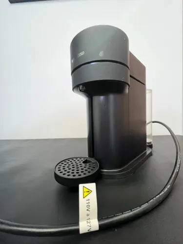 Cafeteira Nespresso Vertuo Next 127V (Preta) - Tecnologia Centrifusion - Excelente Estado