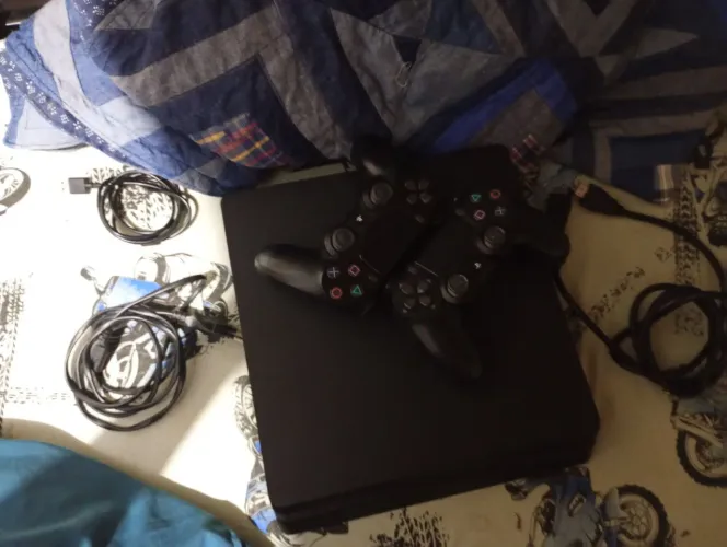 ? VENDO OU TROCO PS4 SLIM DESBLOQUEADO!