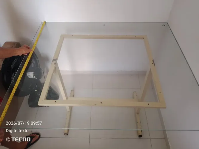 Vidro quadrado Tamanho e largura na descrição.
