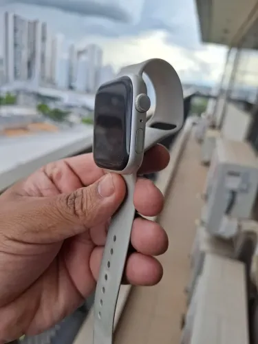 Apple Watch series 7 prata