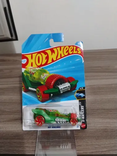 HotWheels THunt Hot Weengs