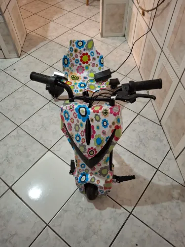 Triciclo Drift 8 polegadas elétrico novo 