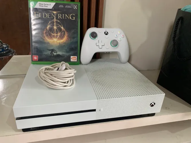 XBOX ONE S de  1TB COM CONTROLE OFICIAL (Microsoft) e jogo ELDEN RING em disco
