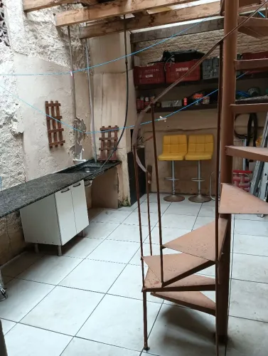 Mesa de granito.pouco uso 3 cmde espessura 1m 63de compr