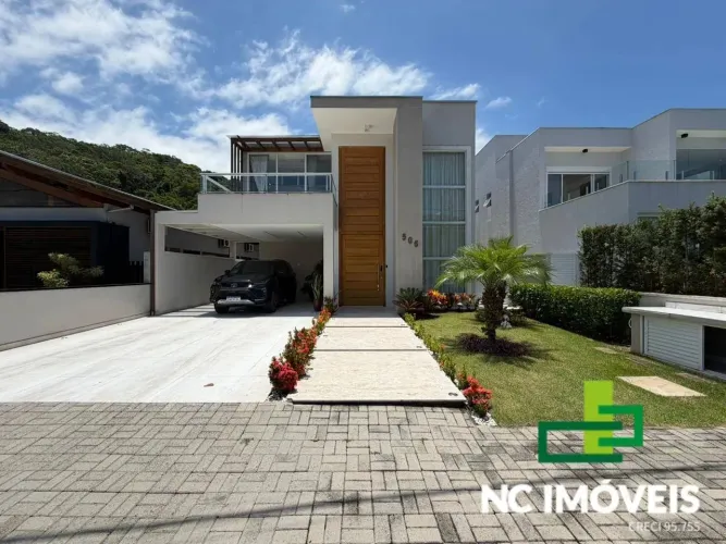 Casa de Alto Padrão à Venda no Condomínio Costa Nova  Caraguatatuba/SP