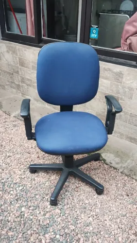 Cadeira de escritório giratória