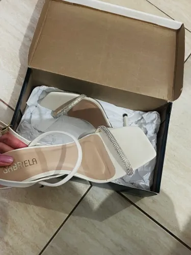 Sandália Feminina Com Strass e Salto Fino - Gabriela
