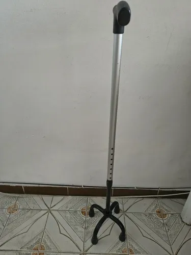Bengala de alumínio 4 apoios