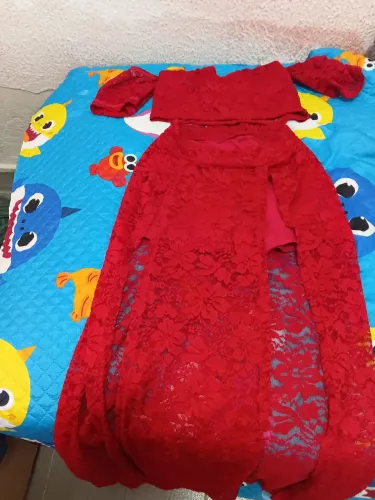 Vendo conjunto vermelho simi novo