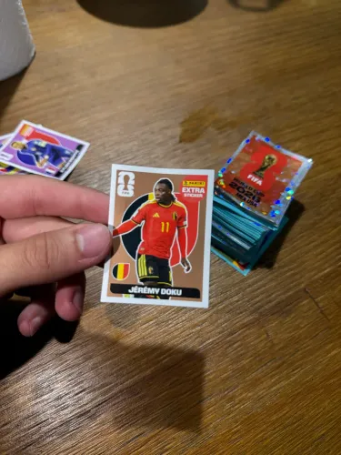 JÉRÉMY DOKU LEGEND BRONZE