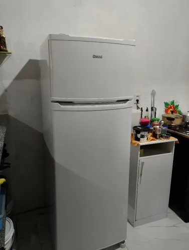 Vende se uma geladeira nova 