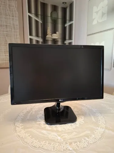 Monitor LG 24'' LED - Modelo 24M47H-P - com HDMI e fonte