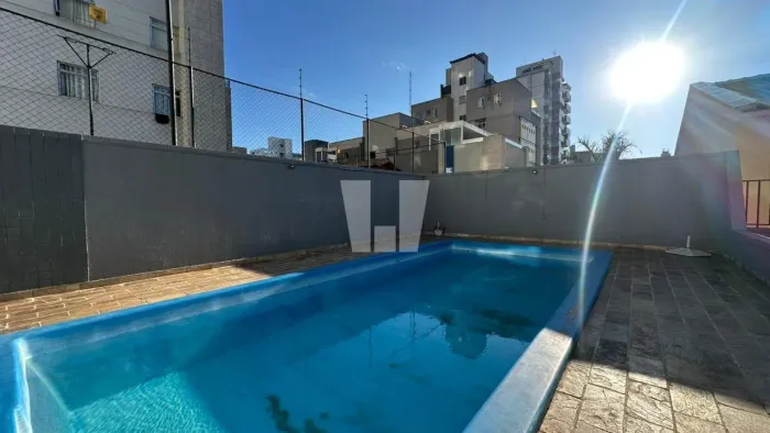 Apto reformado 3 qtos, 2vgs, próx. Pátio Savassi
