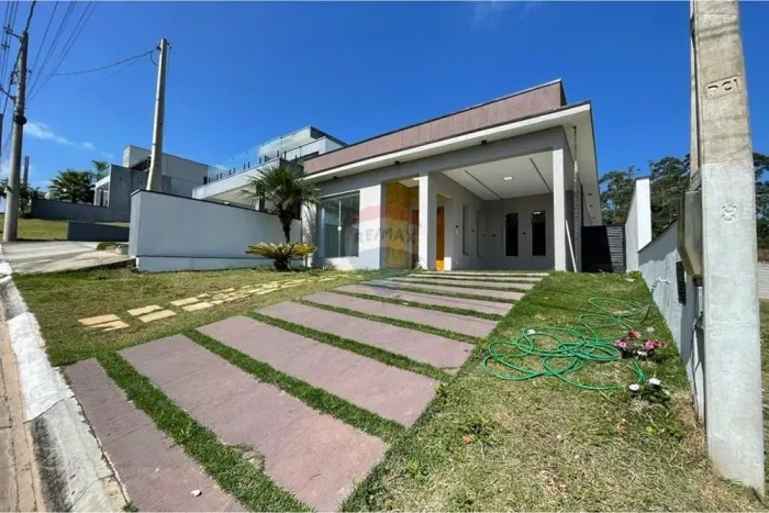Aluga - Casa Térrea Moderna 3 Suítes 4 Banheiros 140m² - Condomínio Residencial Veneza