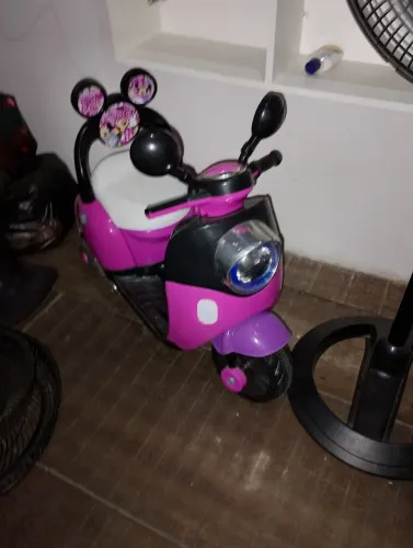 Moto elétrica infantil