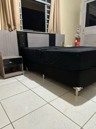 Cama Box Casal + Cabeceira (até Queen) - Preto/Cinza - Ótimo Estado