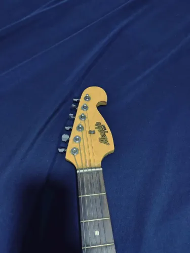 Guitarra Tagima Memphis MG32 + pedestal Ibox