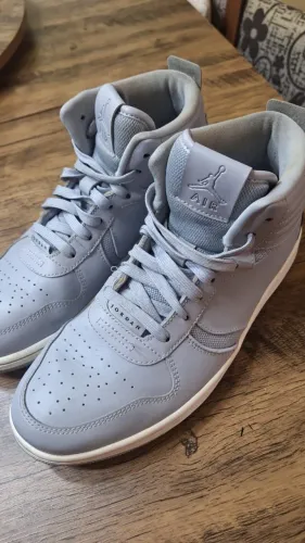 Air Jordan Heritage na cor Wolf Grey TAM 41