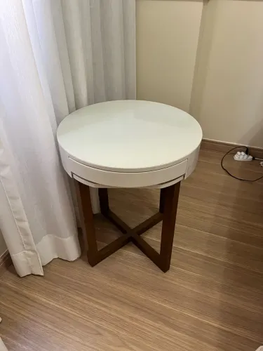 Criado mudo laqueado