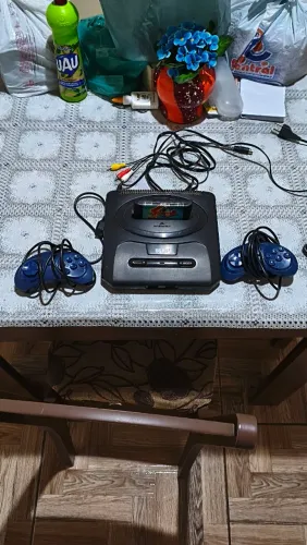 Mega drive 3 com 30 jogos na memória e Sonic 2