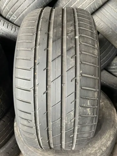 Pneu 245/40/18 Delinte 