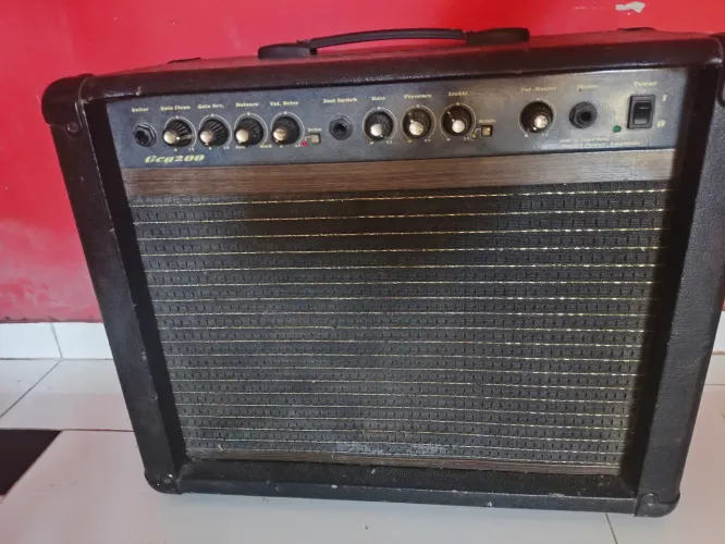 Amplificador Cubo Guitarra Oneal OCG 200 - 120W