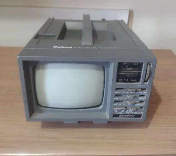 TV Antiga 05" Marca Broksonic