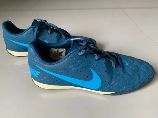 Chuteira Nike tamanho 41
