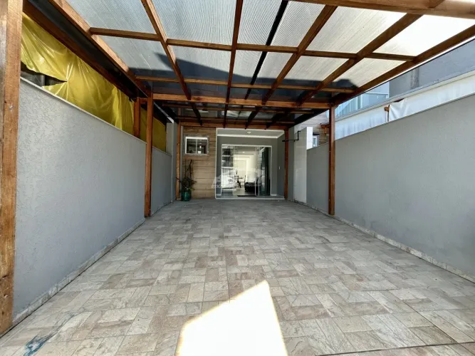 Casa mobiliada disponível para locação no bairro Centro Balneário Piçarras (Cód. 23640)