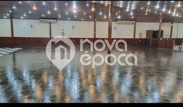Brás de Pina | Prédio Comercial