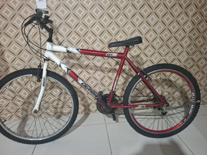 2 bicicletas para retirada de peças ou reformar para andar 