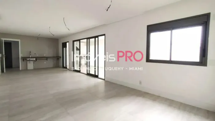 Apto nunca habitado com 146m2 de 3 dorm todos suite e 2 vagas no Paraiso prox ao metro